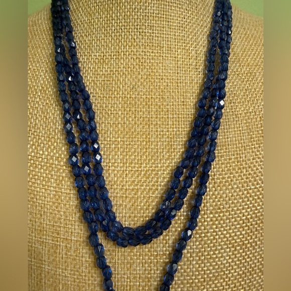 Beautiful necklace with iridescent rainbow heart pendant and sparkly blue beads - Picture 10 of 12